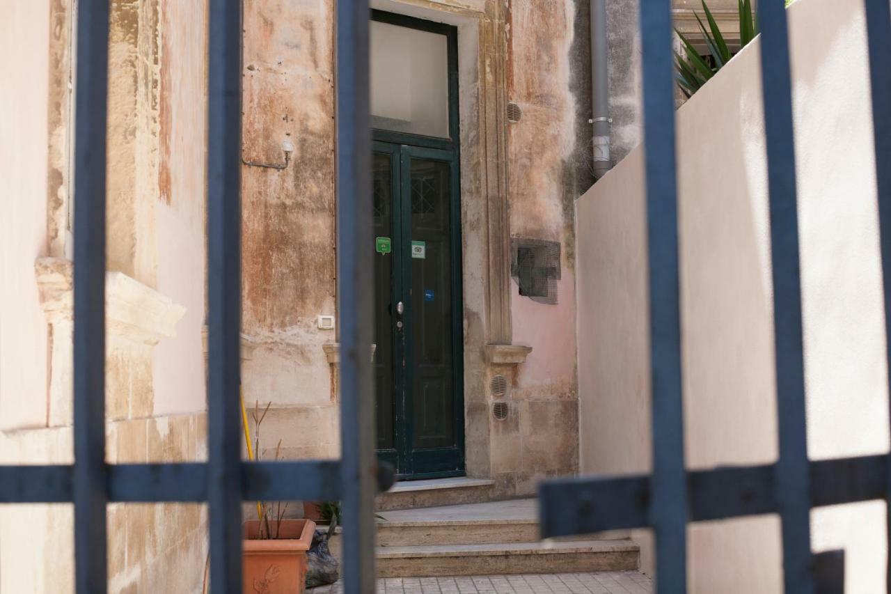 B&B Piazza Libertini Lecce Exterior photo